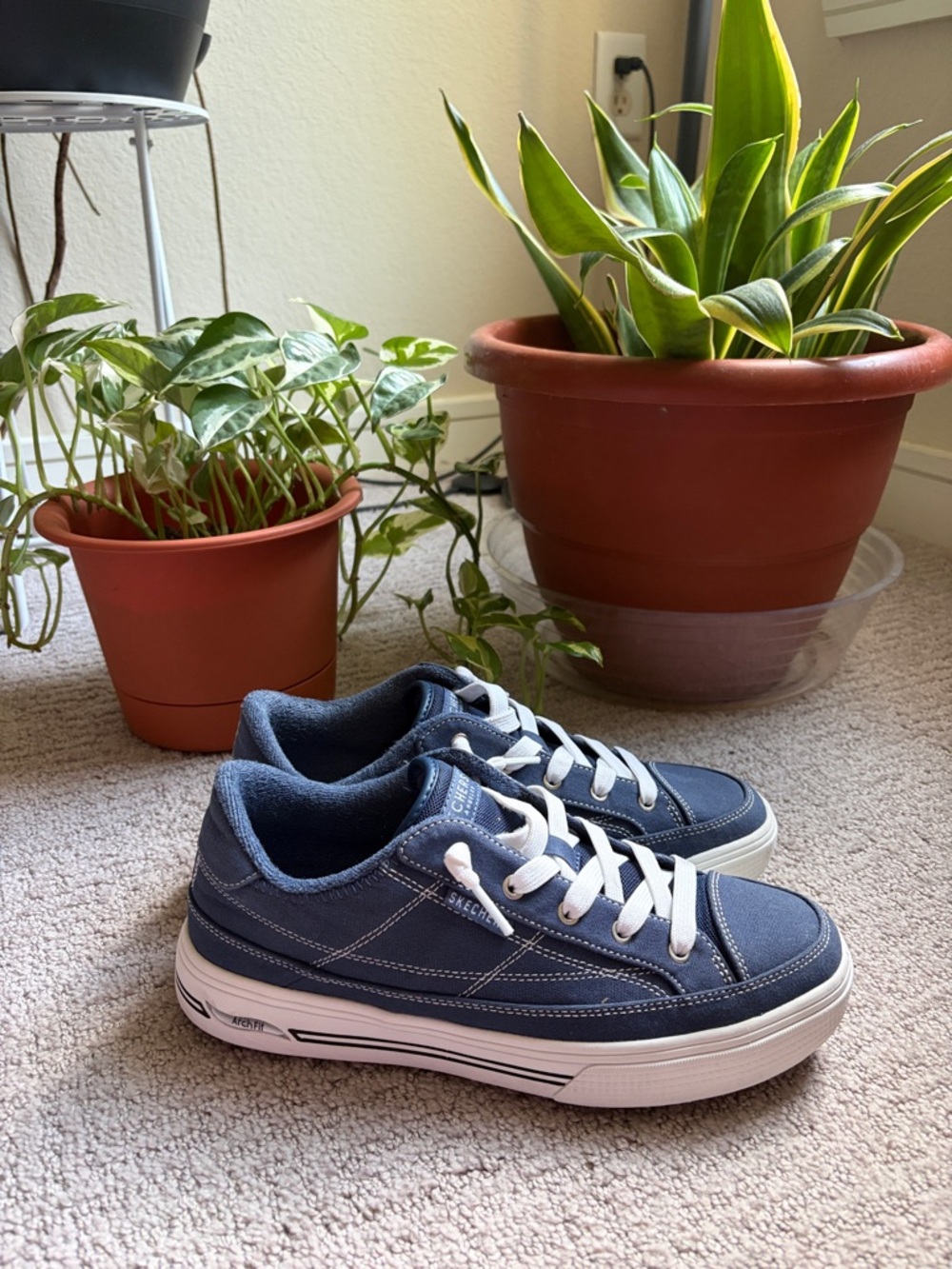 Skechers Kids Navy and White Low-Top Canvas Sneakers